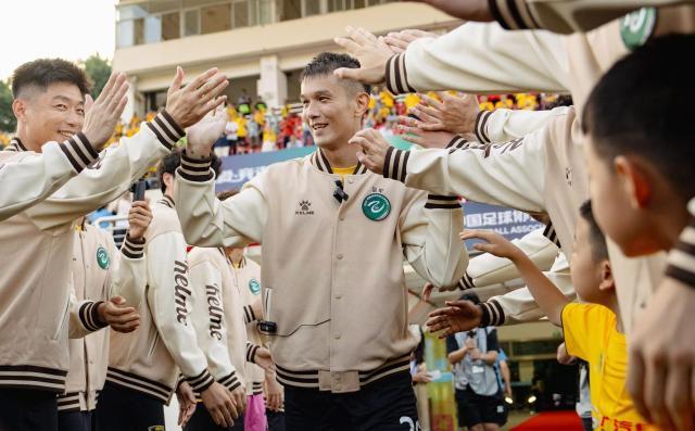 1729656068494050438.jpg 肖智退役现场照片 (6).jpg